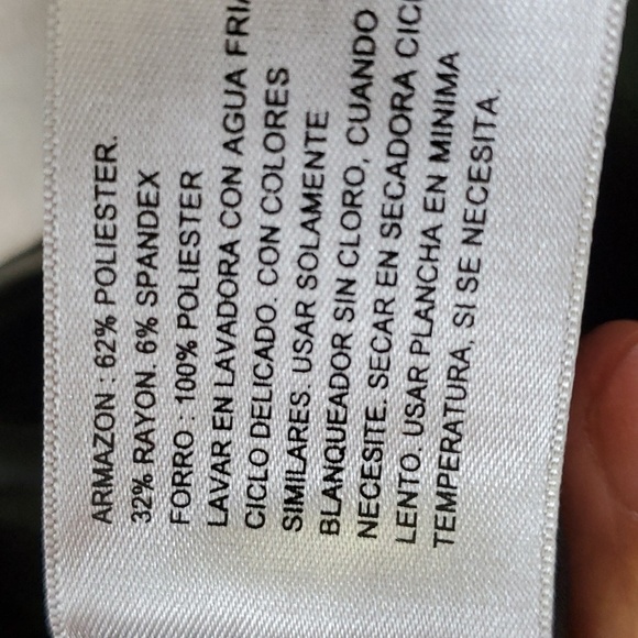 PENCIL SKIRT, like new black by Worthington. Completely lined size 10 petite. - Picture 8 of 8